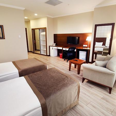 Boss Hotel Sincan Exterior foto